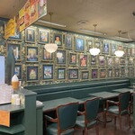 ラッキーピエロ - 店内