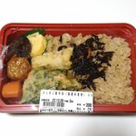 ローソンストア100 - 料理写真:ひじきご飯弁当（216円）