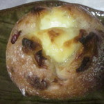 ひなぱん - カマンベールとクランベリー