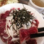 羊肉のたたき丼