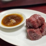 焼肉幸泉 - 赤身角切り