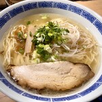 Macchan - しおラーメン 700円。