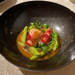 ベージュ アラン・デュカス 東京 - 車海老 じゃがいもとグリーンピースのニョッキ