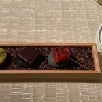 ベージュ アラン・デュカス 東京 - 