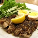 maru - タイ風スパイシーチキンと煮卵とごはん（2009/6）