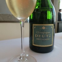 モダンフレンチ 「コラージュ」 コンラッド東京 - （Deutz Brut Classic NV）爽やかでスッキリした味わい