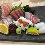 旬菜和味 - 造り盛り合わせ(キハダマグロ・ハモ湯引き・いか・金ムロアジ・松鯛)