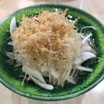 旬菜和味 - 玉葱と茗荷のサラダ