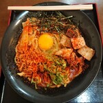 茉莉花 - ピリ辛豚骨混ぜそば(鬼辛)