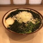 そばの神田 東一屋 - アサソバビンボー！　
      朝そば＋わかめ！