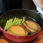 蒼 - 佐渡より 黒泡 自家製バター
      切り分ける前に見せていただきましたが、黒泡がなんて立派なサイズなのでしょう！
      めちゃくちゃ美味しそうですし、美味しかったです♪