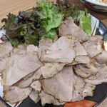 京の焼肉処 弘 - こちらは焼き豚