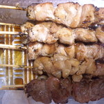 鳥天 - 下から　カシラ　白モツ　トリモモ
