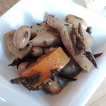 麦雑穀工房 マイクロブルワリー - 自然力野菜プレート（ひじきの煮物）