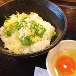 讃岐うどん 今雪 - 天かすが良い仕事してます。