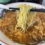 中華料理 香香 - 麺は黄色いちぢれ卵麺