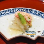 礒田 - 料理写真:ずいきに毛蟹おくら