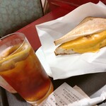 カフェ・ベローチェ - モーニングＡ　アイスレモンティーで