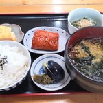 川根のたぬき小屋 - 鮭の焼漬定食 ¥1050 ごはんはおかわりできます…