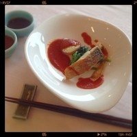 近江牛鉄板焼 伊ぶき - 白身ソテートマトソース。