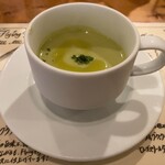 フライング ピッグ - セットの冷製枝豆スープ