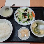 好味 - イカとキュウリ炒め定食