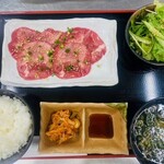 Kanzen Koshitsu De Yakiniku Gyuunosu - 