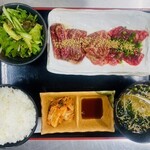 Kanzen Koshitsu De Yakiniku Gyuunosu - 