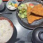 松栄鮨 - アジフライ定食(1040円)
