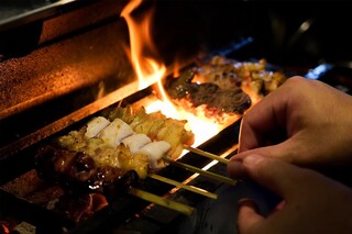 Yakitori Shin - 備長炭で丁寧に焼き上げる焼鳥。