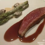 レフェルヴェソンス - 京都産・職腐肉を来京→頭村のミズナウで焼いて ソース・オ・ヴァンルージュ グリーンアスパラガスモリーュ理