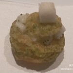 レフェルヴェソンス - パイナップル無花果の菜のシュー／落花生のフィザンシュノヘーゼルナッツのプチモンプウン ローズマリーのクリームサンド／生姜とグレープフルーツ／映：／ショコラカルダモン