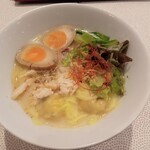 鶏白湯麺 蔭山樓 - 