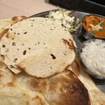 BOMBAY SIZZLERS - 3種カレーのCセット(ダルタルカ、サグパニール、チキン)