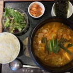 博多牛臓 - 辛モツ鍋定食