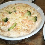 窯右衛門 - エビグラタンピッツア。