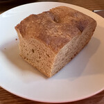 パスタ屋 SAKURA - 自家製パン（フォカッチャ）100円