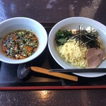 Niramen Shoppu - ざるラーメン、850円。麺は中盛り。