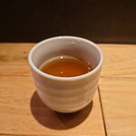 串打ちジビエと鰻串 新宿寅箱 - (ちょっとだけ) 冷たいお茶。(笑)