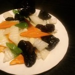 逸品火鍋 - 山芋とキクラゲの爽やか炒め