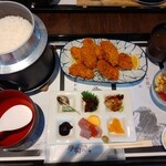 Hoterukyassuruinisemeotoiwayumemonogatari - 牡蠣フライ定食