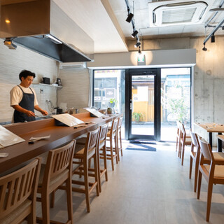 少し椅子が高いので、お子様はテーブル席がおすすめです