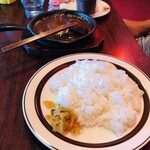 ダイナー - ハンバーグカレー