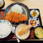 とんかつ＆エビフライ 囲炉裏 - 