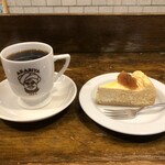アラビヤコーヒー - ブレンドコーヒー&チーズケーキ