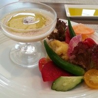 アルフォルトゥーナ - 季節の無農薬野菜を使った滑らかなバーニャカウダ