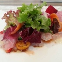 アルフォルトゥーナ - 本日の鮮魚のカルパッチョ契約農家のサラダ仕立て