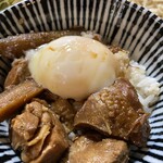 Kem Bi - 鶏旨煮丼