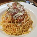 キッチン ブルー グローブ - 冷製パスタのアップ