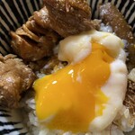 健康美食　健美 - 鶏旨煮丼 温泉だまご